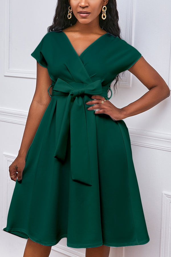 Beautifully Finished Dress in a Timeless Design