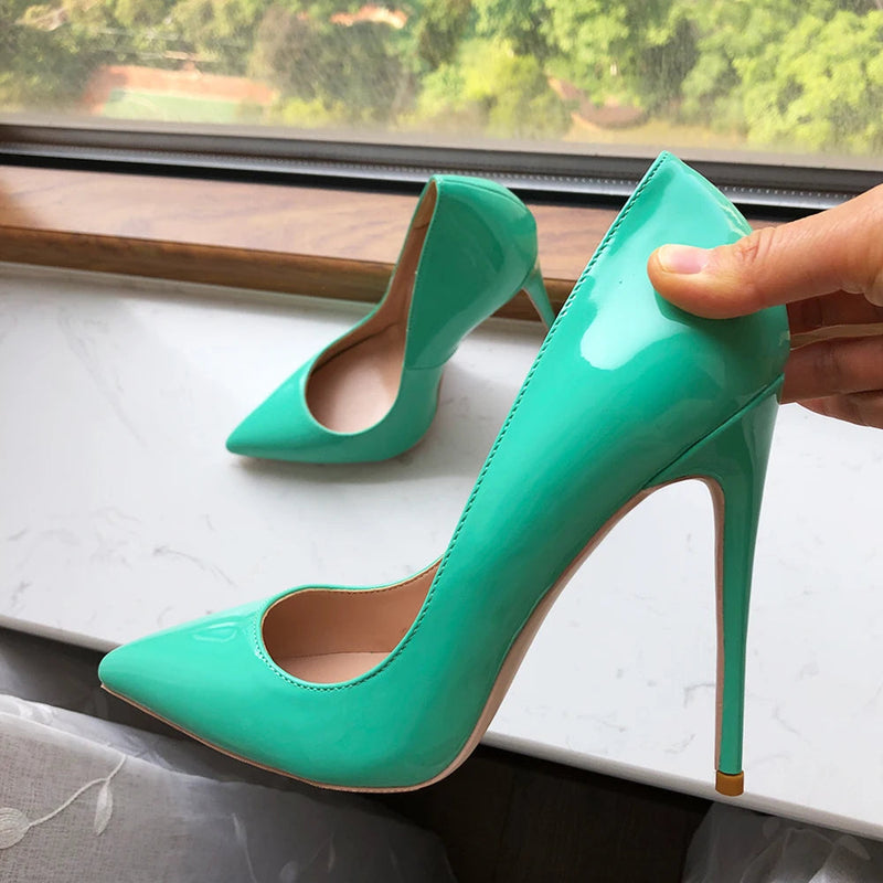 Classic Vintage Shoes with a Flattering Fit