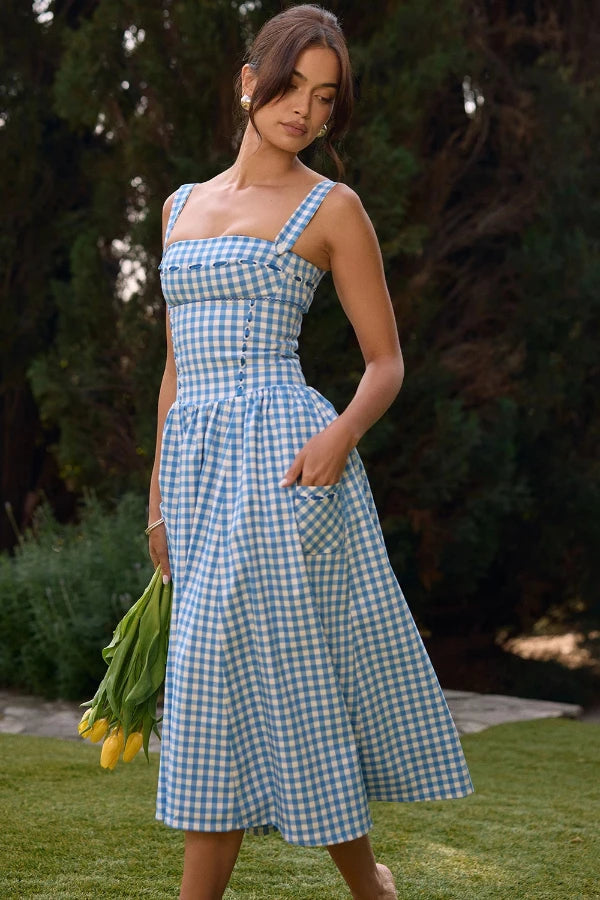 Sophisticated Dress with a Clean Classic Look