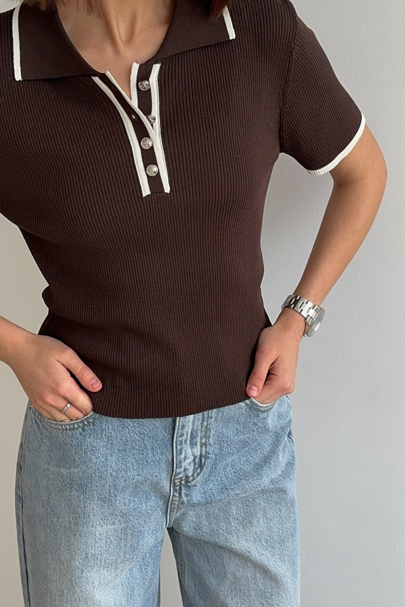 Well Tailored Top with a Graceful Silhouette