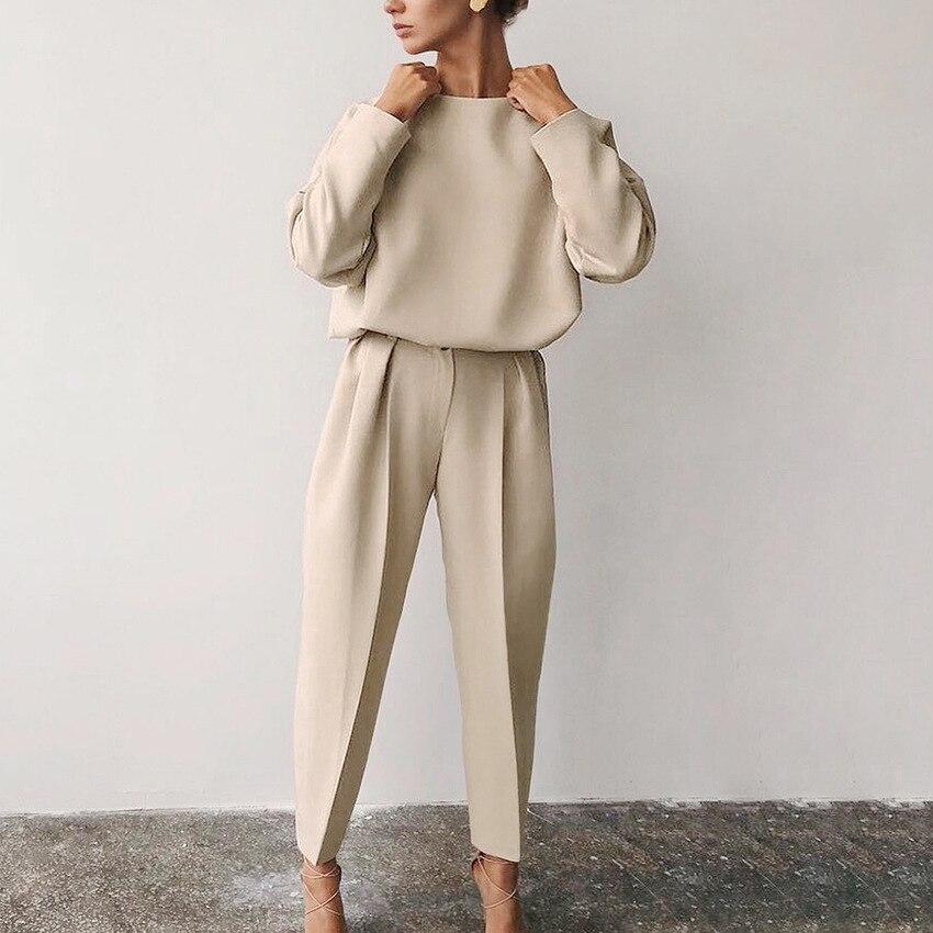 Effortlessly Elegant Blouse with a Timeless Design
