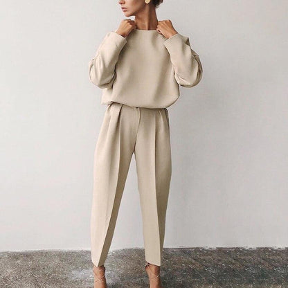 Well Tailored Blouse with a Graceful Silhouette