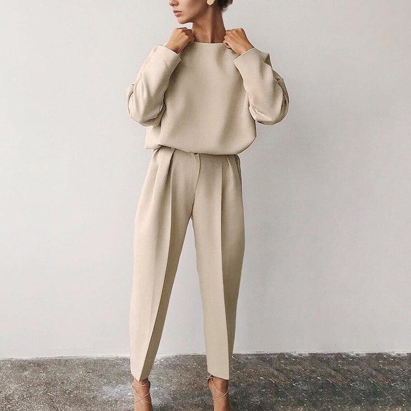 Well Tailored Blouse with a Graceful Silhouette