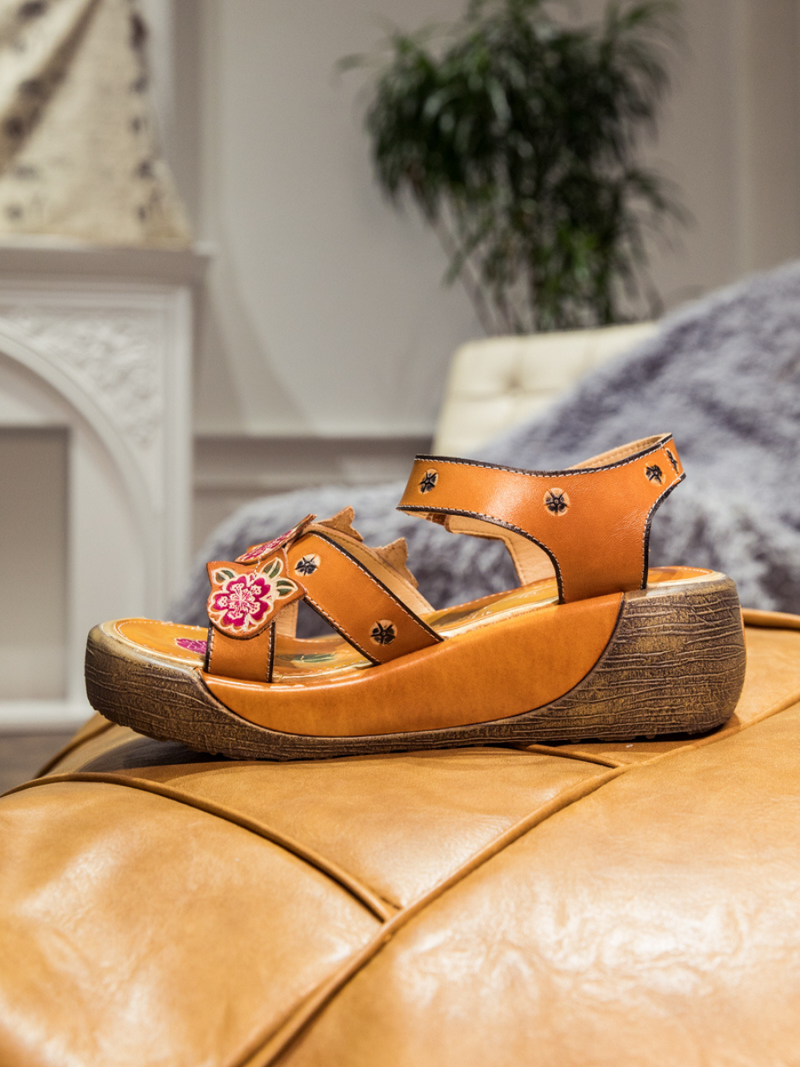 Polished Sandals with an Effortless Classic Look
