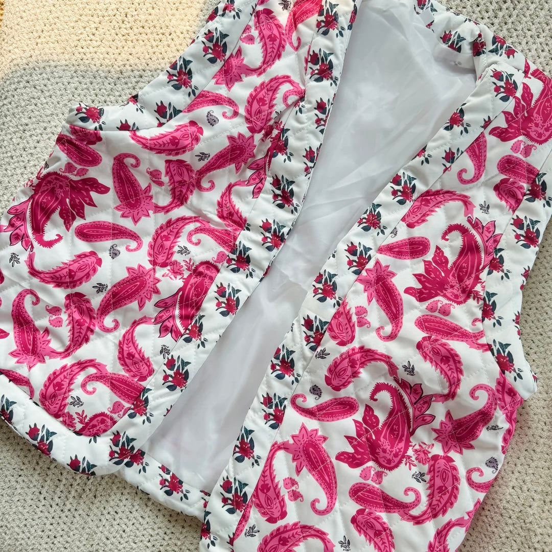 Effortlessly Elegant Garment with a Timeless Design
