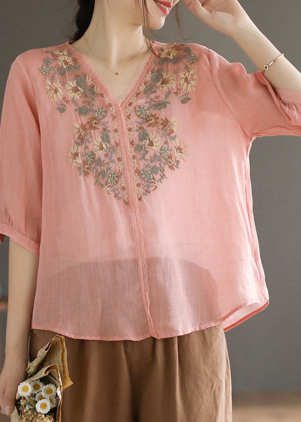 Well Tailored Top with a Graceful Silhouette