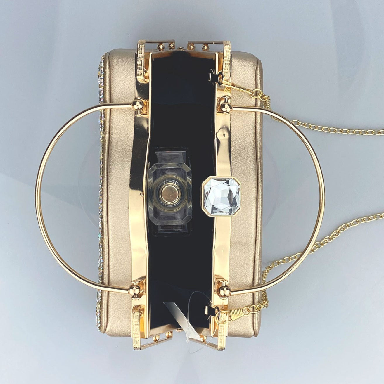 Sophisticated Bag with a Clean Classic Look
