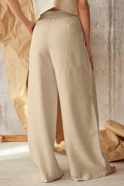 Effortlessly Elegant Pants with a Timeless Design