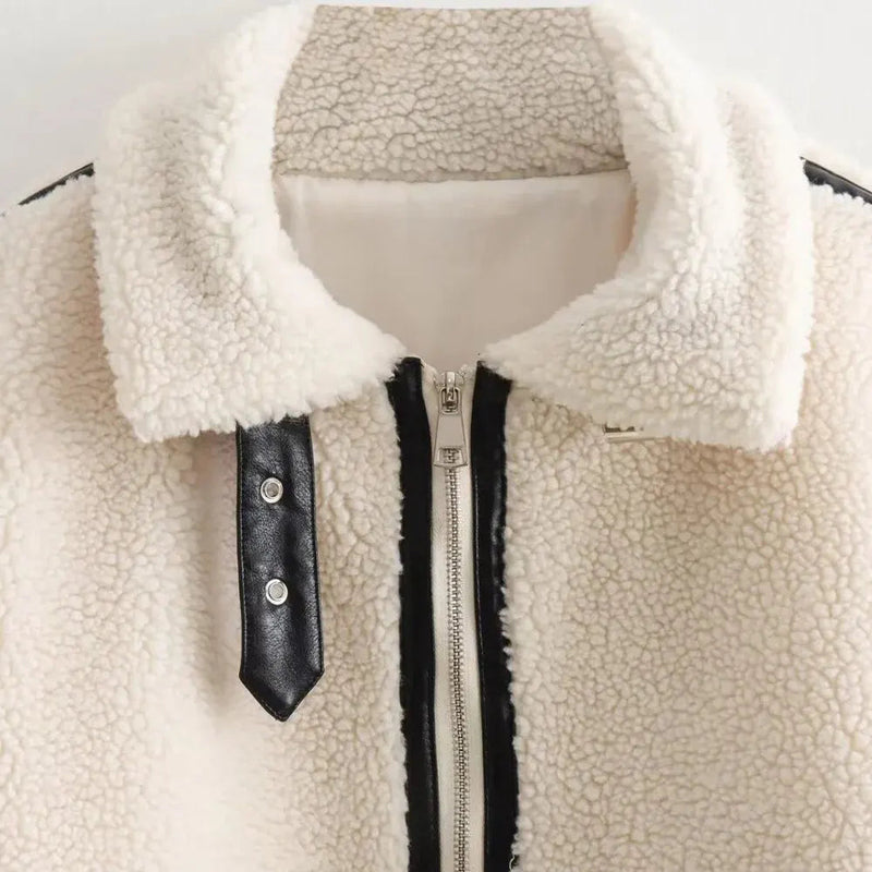 Elegantly Styled Coat for Everyday Wear