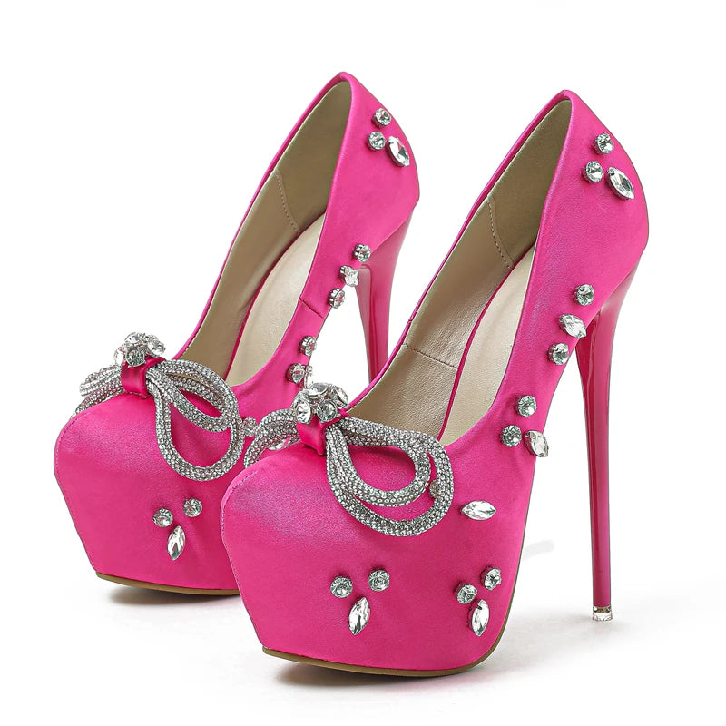 Well Tailored Heels with a Graceful Silhouette