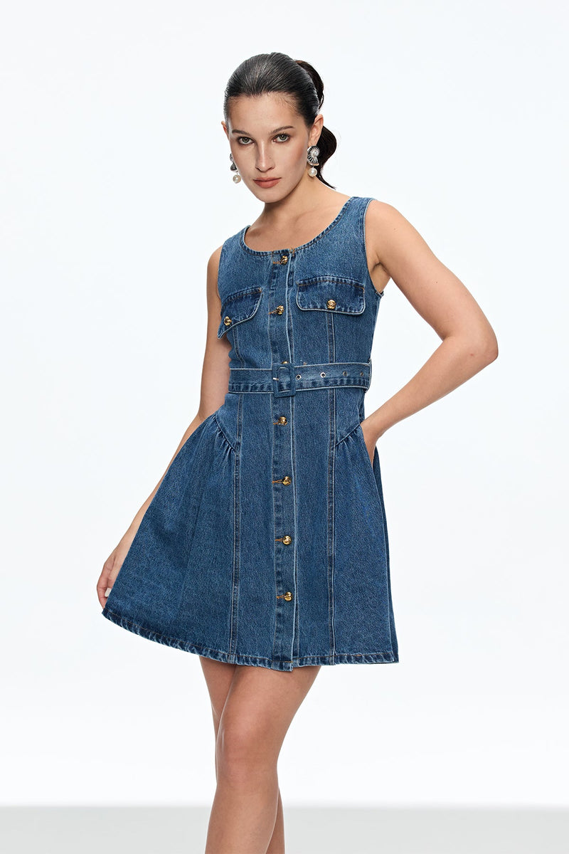 Effortlessly Elegant Dress with a Timeless Design