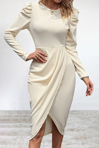Well Tailored Dress with a Graceful Silhouette