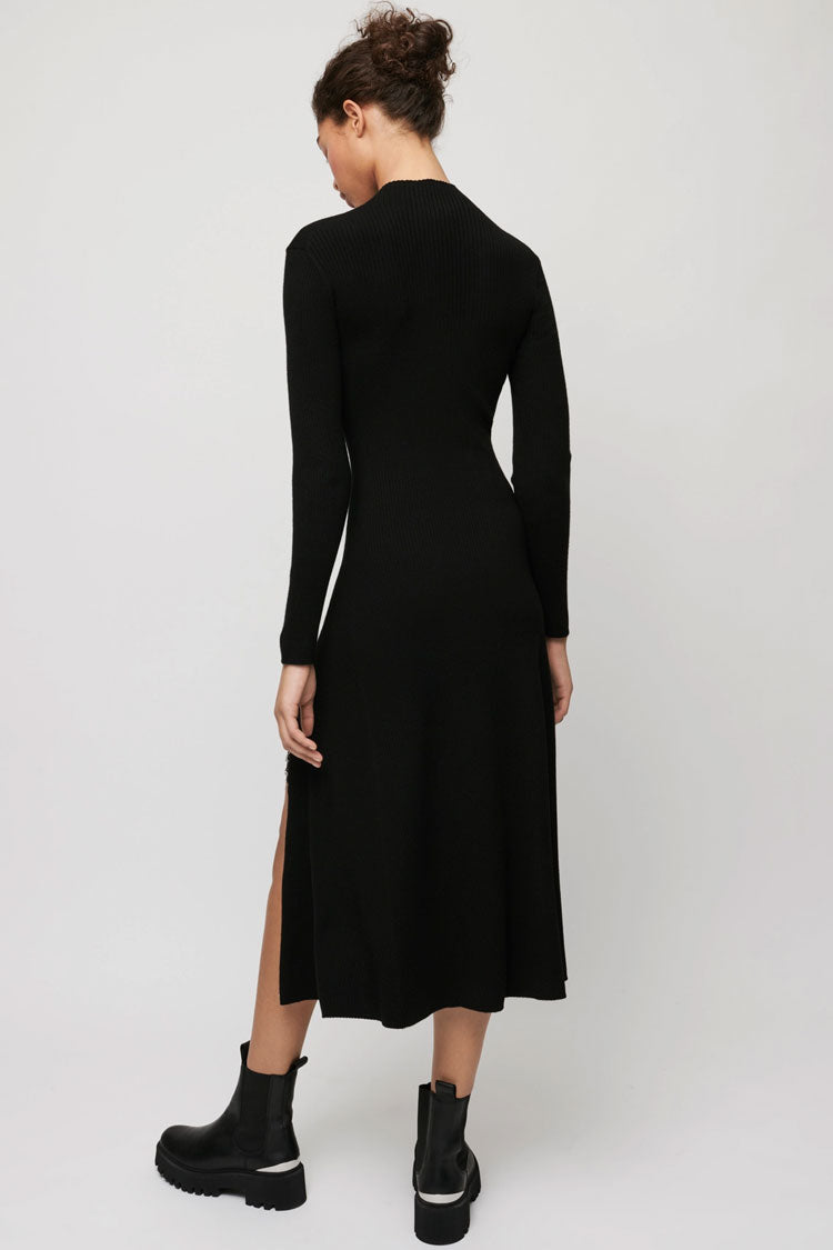 Classic Vintage Sweater with a Flattering Fit