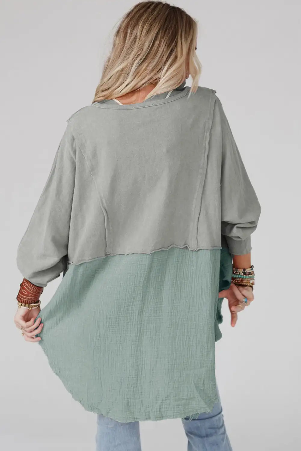 Effortlessly Elegant Blouse with a Timeless Design