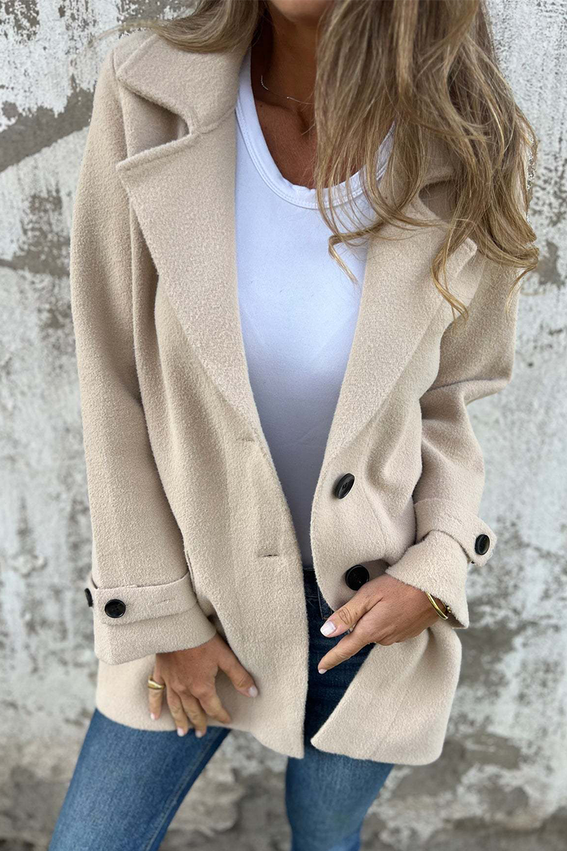 Effortlessly Elegant Garment with a Timeless Design