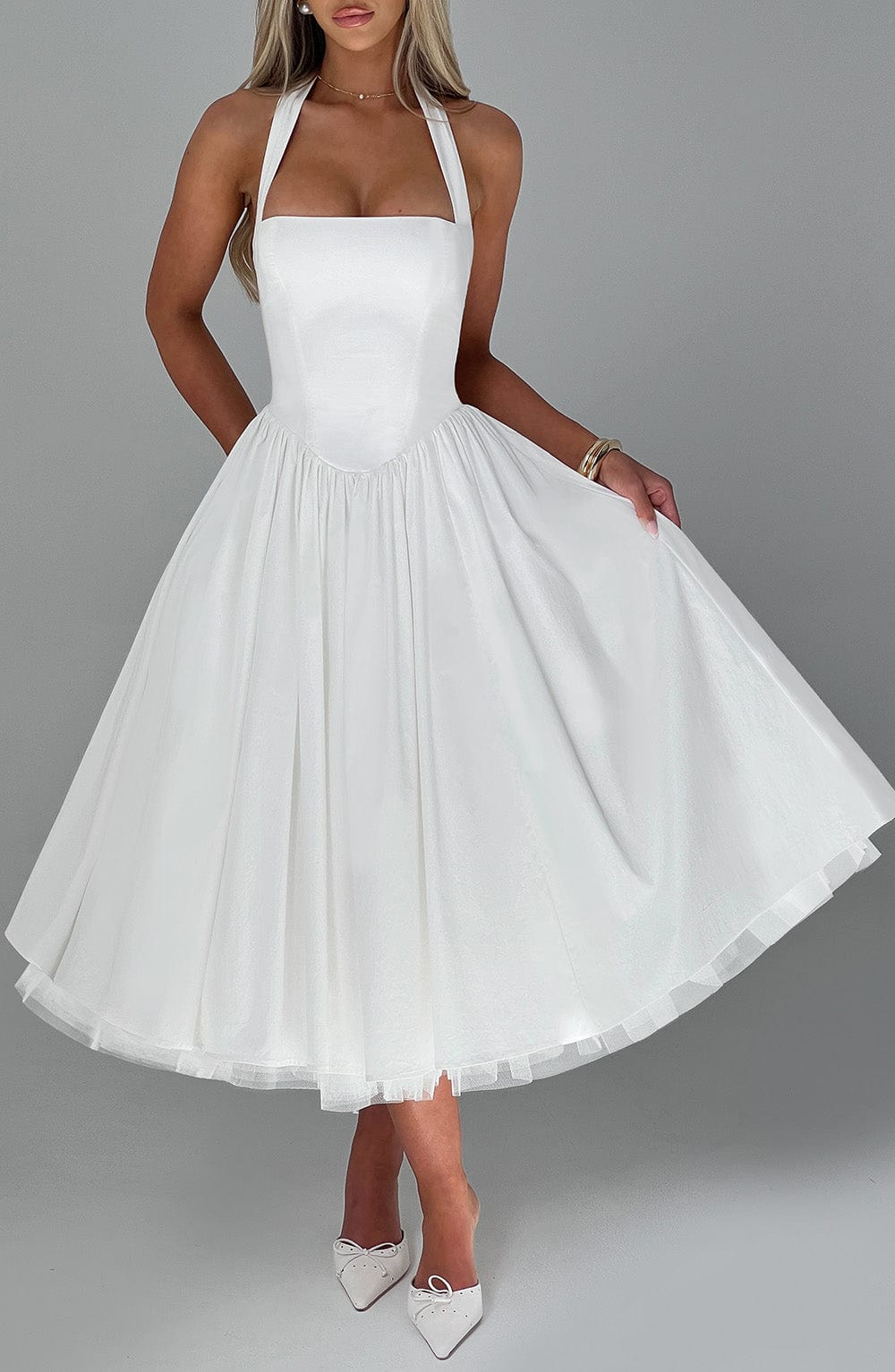 Effortlessly Elegant Dress with a Timeless Design