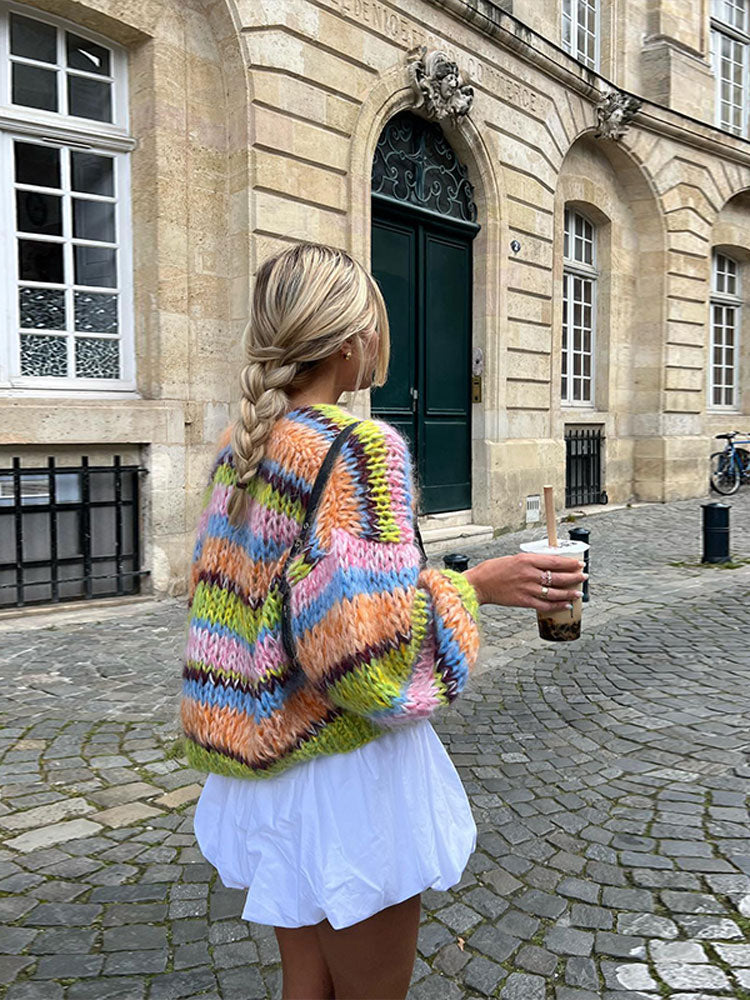 Effortlessly Elegant Cardigan with a Timeless Design
