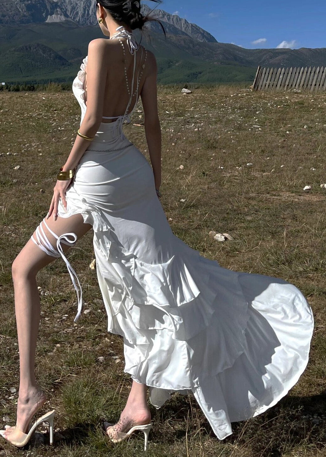 Effortlessly Elegant Dress with a Timeless Design