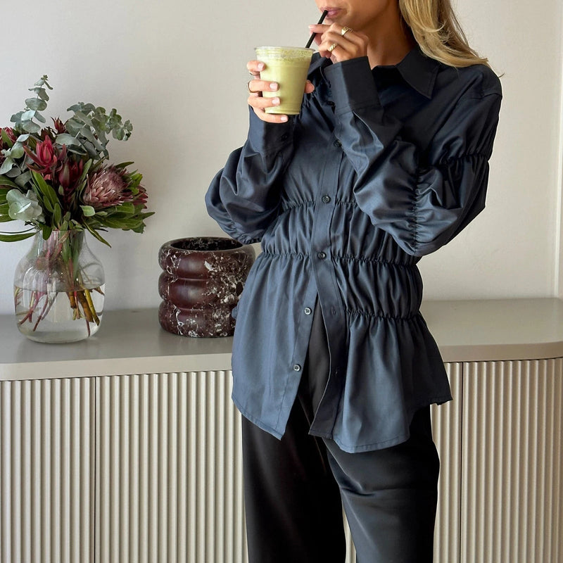 Effortlessly Elegant Blouse with a Timeless Design