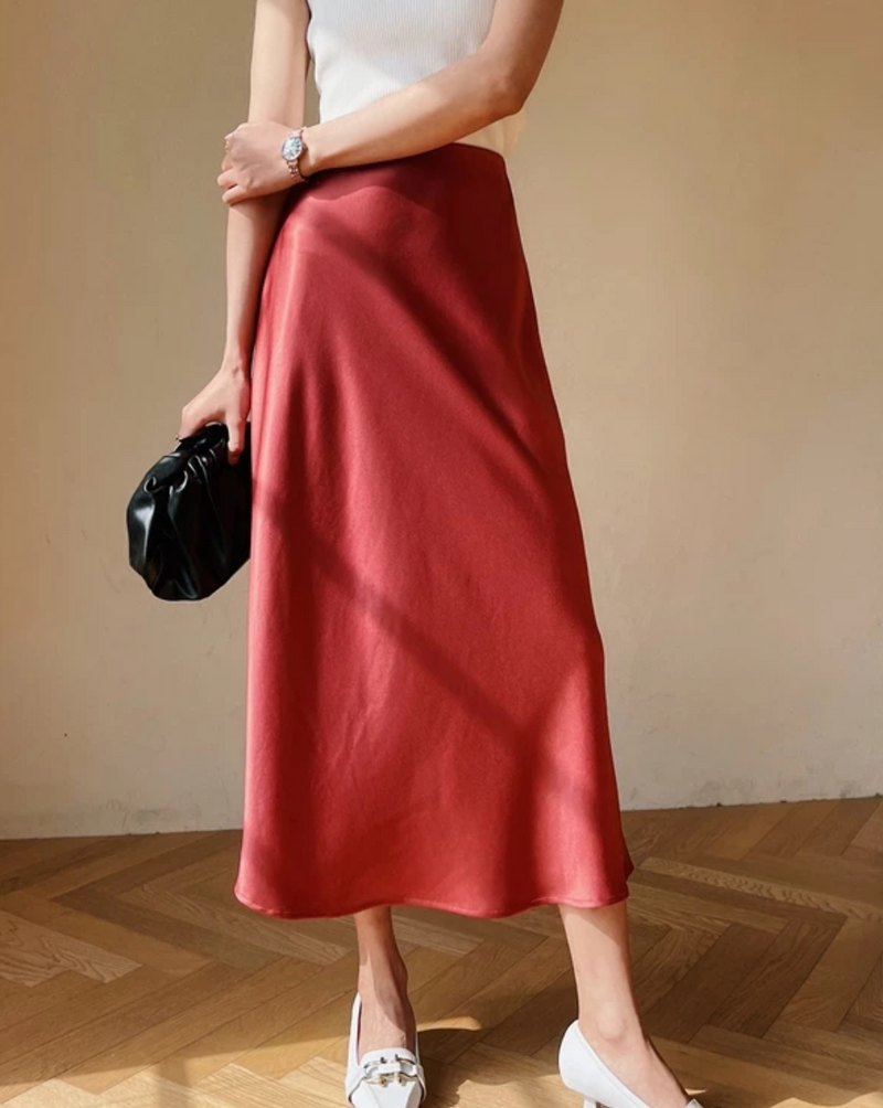 Effortlessly Elegant Garment with a Timeless Design