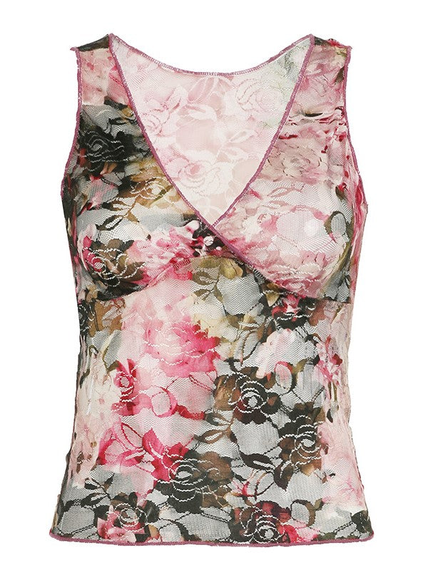 Well Tailored Top with a Graceful Silhouette