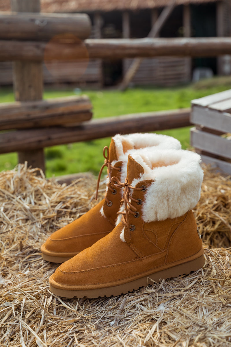 Well Tailored Boots with a Graceful Silhouette