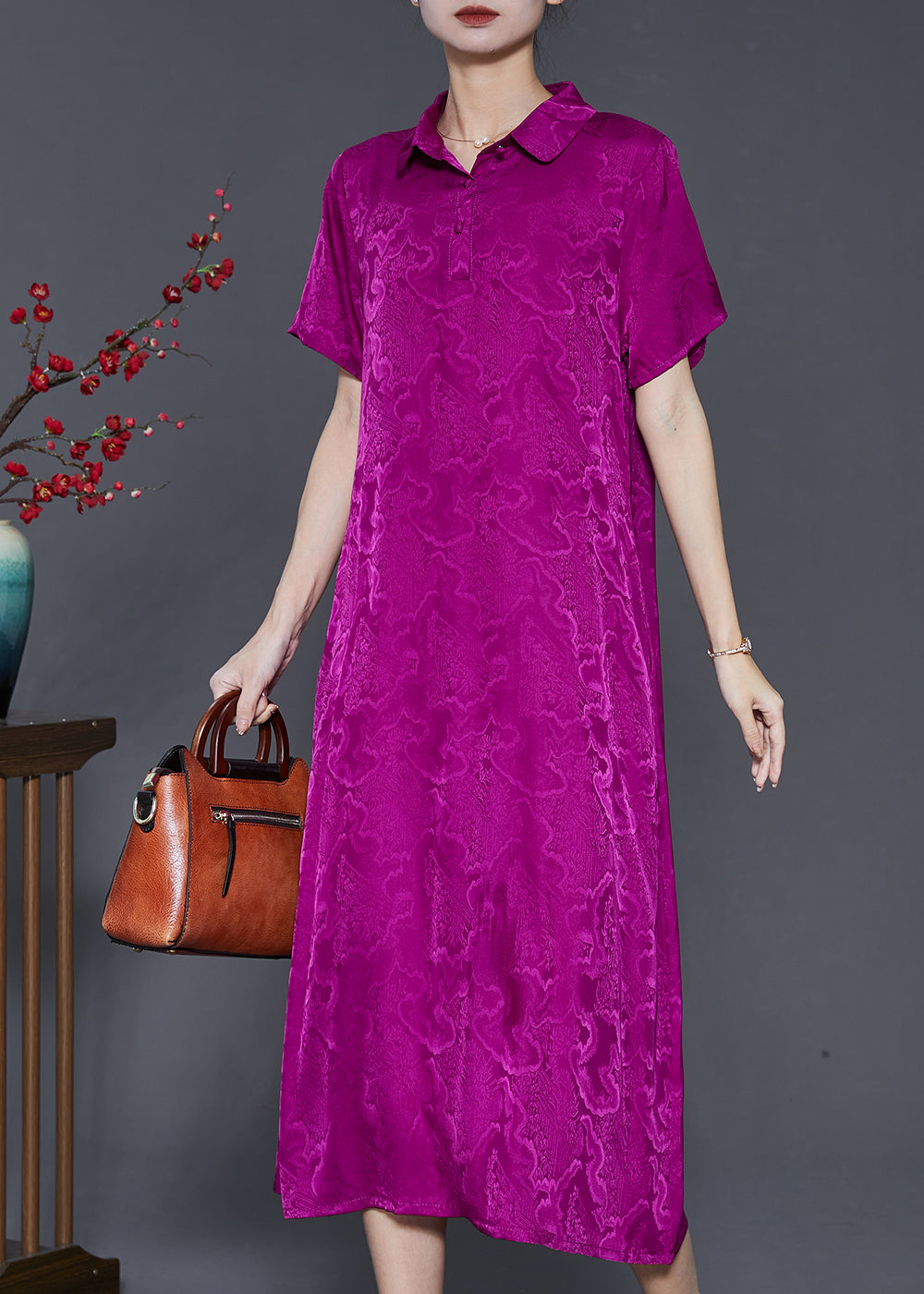 Beautifully Finished Dress in a Timeless Design