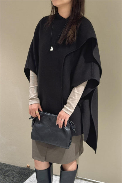 Effortlessly Elegant Coat with a Timeless Design