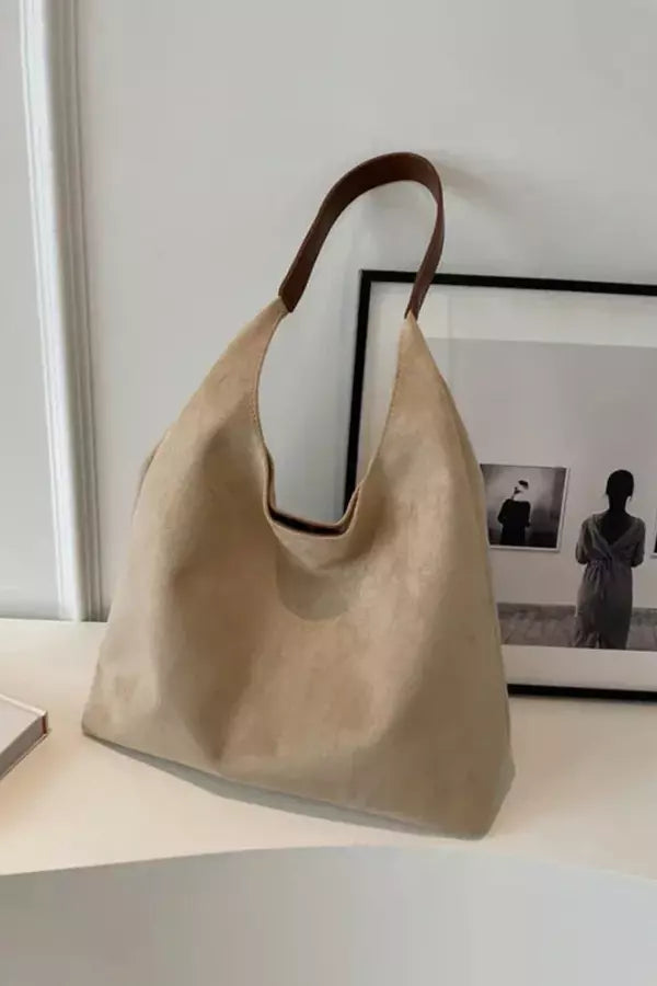 Gracefully Styled Bag for Any Occasion