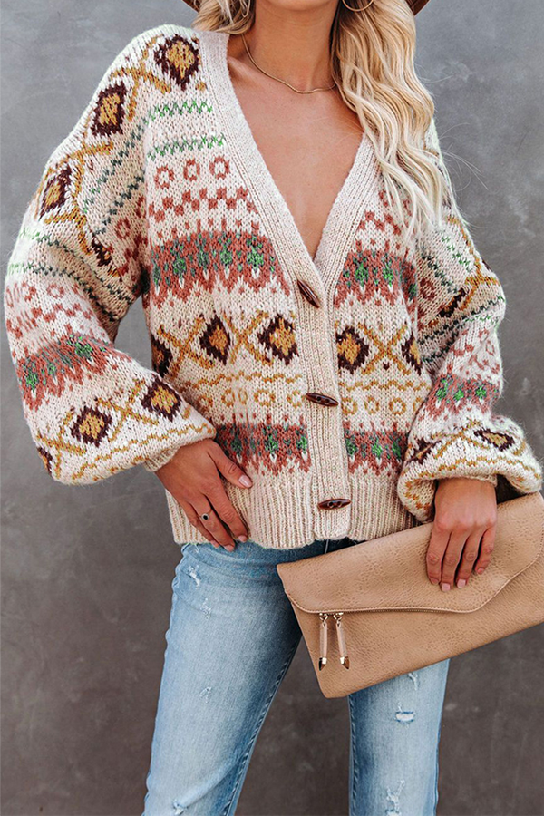 Effortlessly Elegant Sweater with a Timeless Design