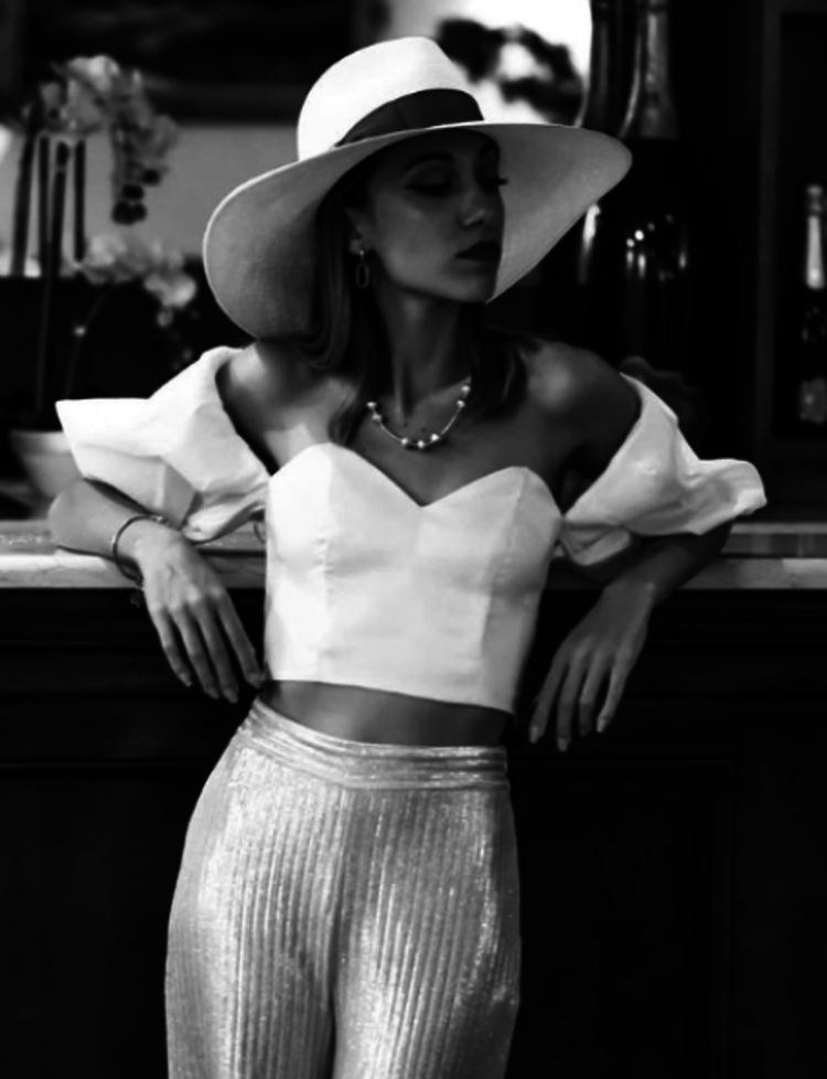 Effortlessly Elegant Garment with a Timeless Design