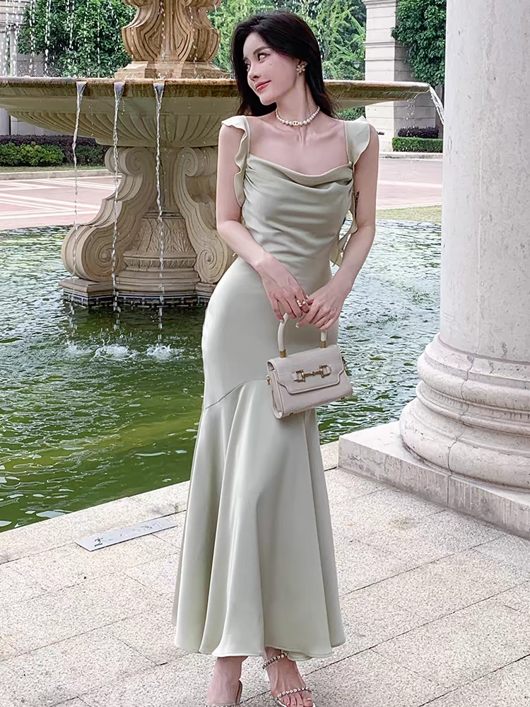Gracefully Styled Dress for Any Occasion