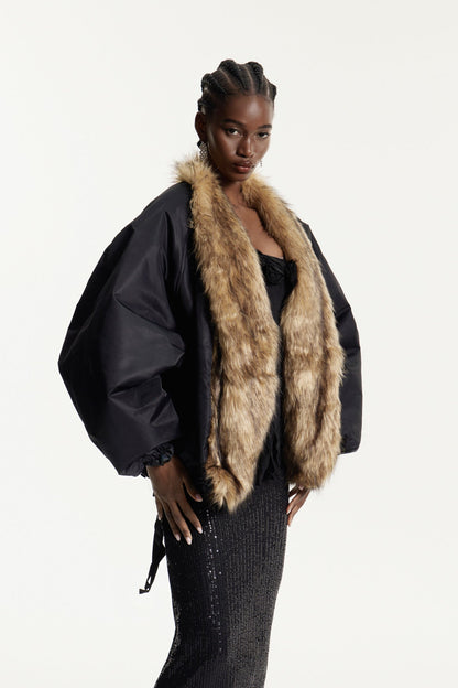 Effortlessly Elegant Jacket with a Timeless Design