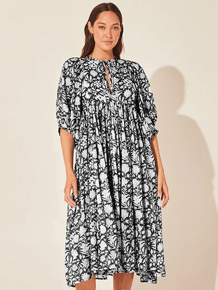 Well Tailored Dress with a Graceful Silhouette