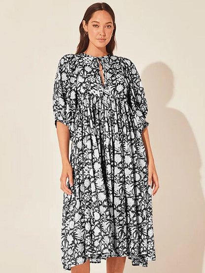 Well Tailored Dress with a Graceful Silhouette