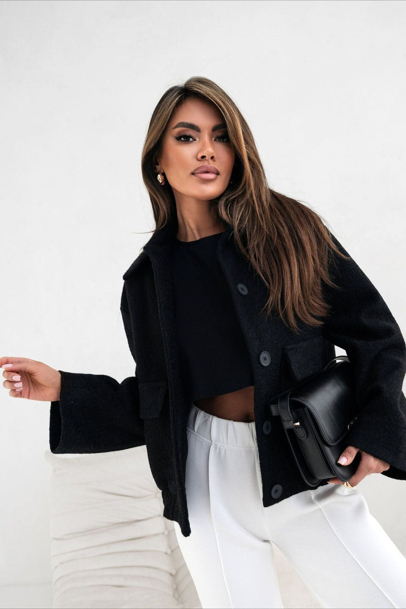 Effortlessly Elegant Coat with a Timeless Design
