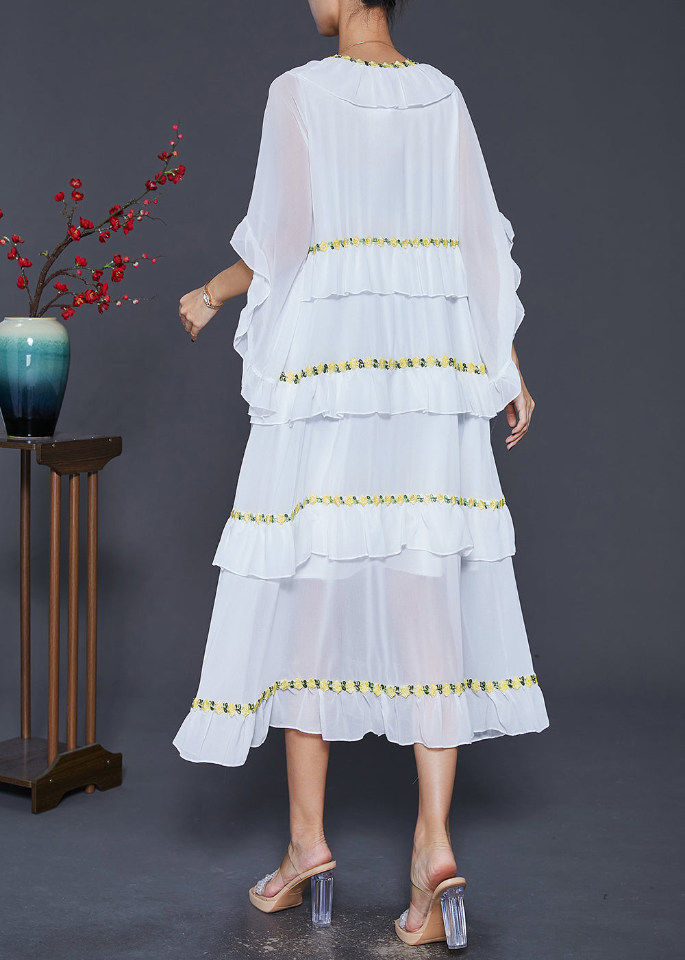 Beautifully Finished Dress in a Timeless Design