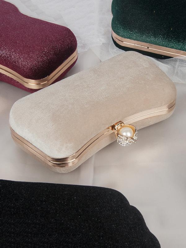 Classic Vintage Bag with a Flattering Fit