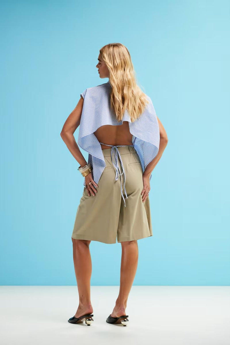 Classic Vintage Shirt with a Flattering Fit