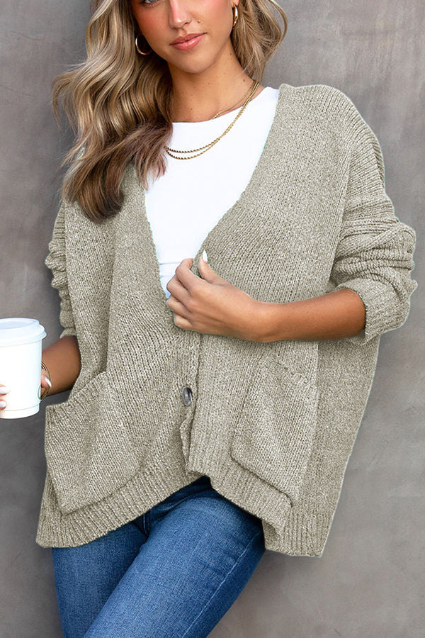 Well Tailored Cardigan with a Graceful Silhouette