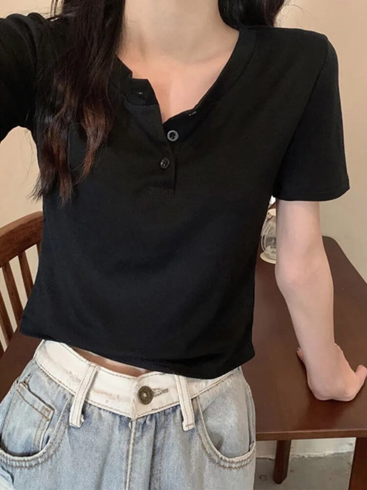 Beautifully Finished T-Shirt in a Timeless Design