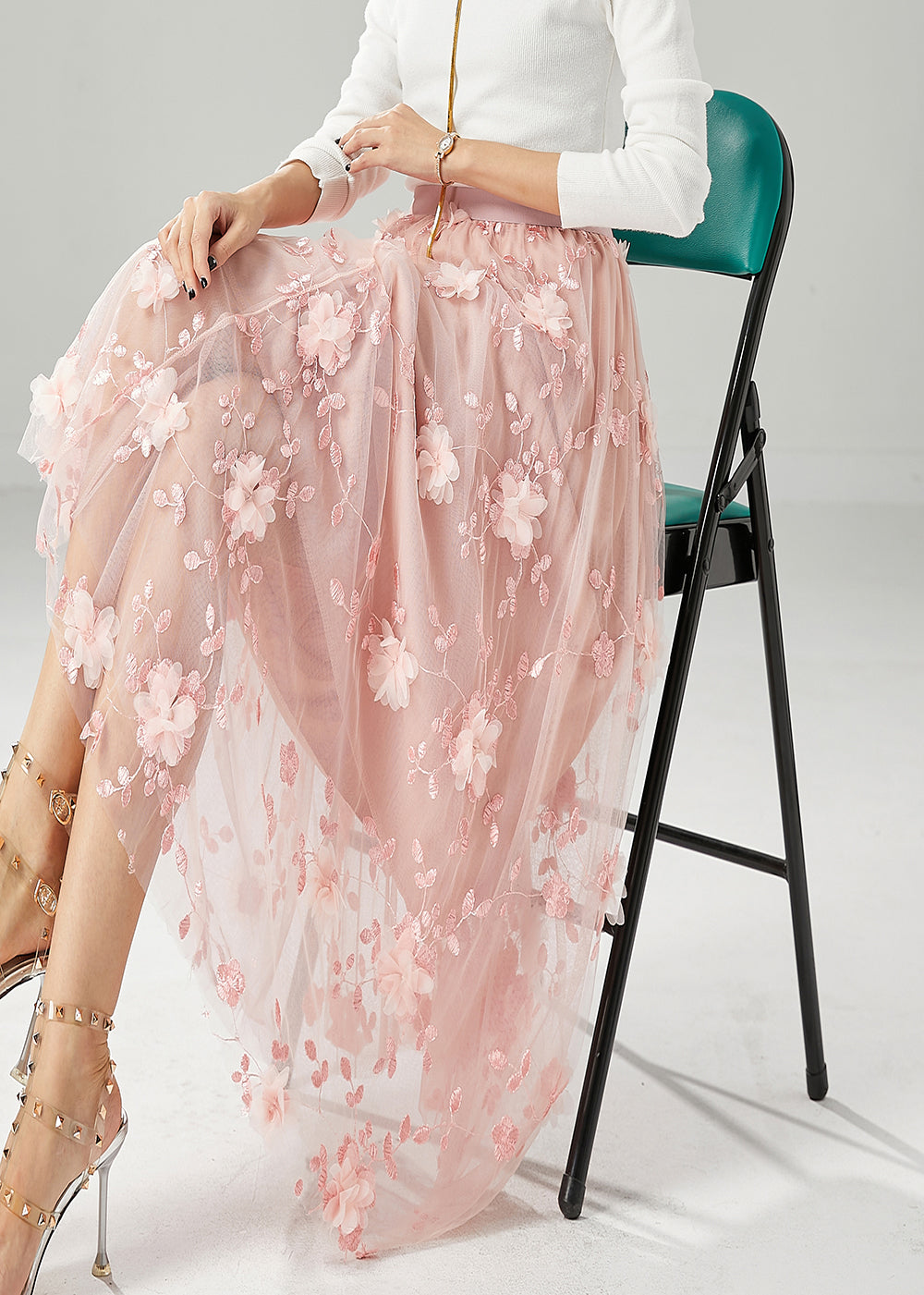 Effortlessly Elegant Garment with a Timeless Design