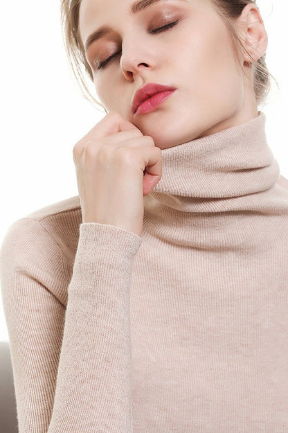 Well Tailored Top with a Graceful Silhouette
