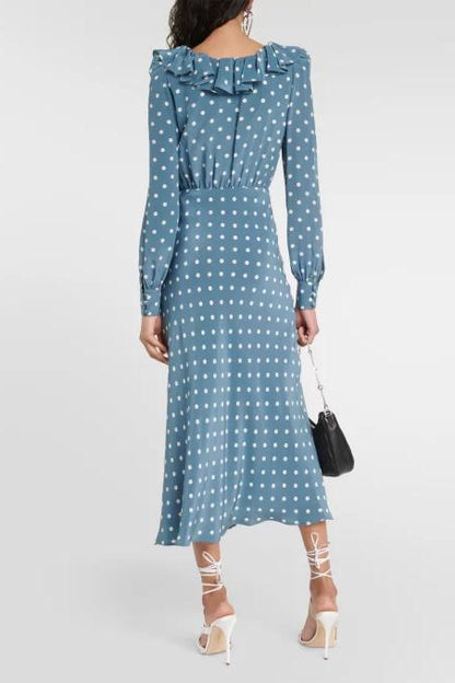 Effortlessly Elegant Dress with a Timeless Design