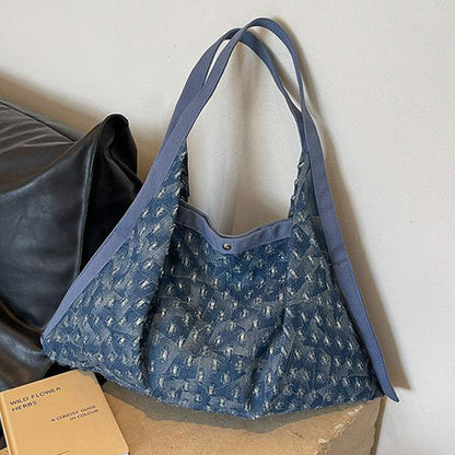 Polished Bag with an Effortless Classic Look