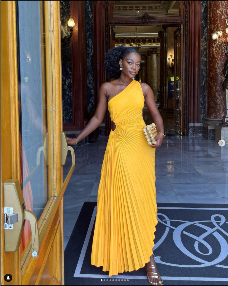 Sophisticated Dress with a Clean Classic Look