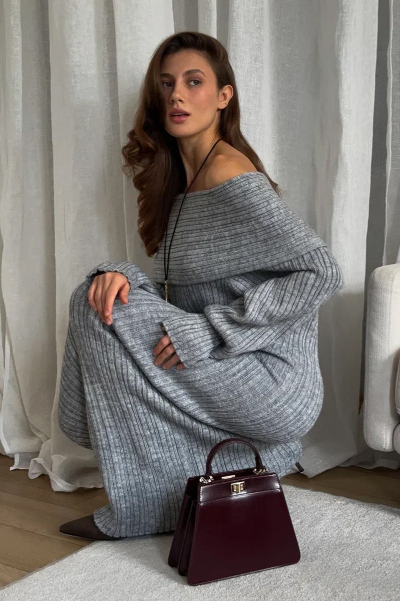 Effortlessly Elegant Sweater with a Timeless Design
