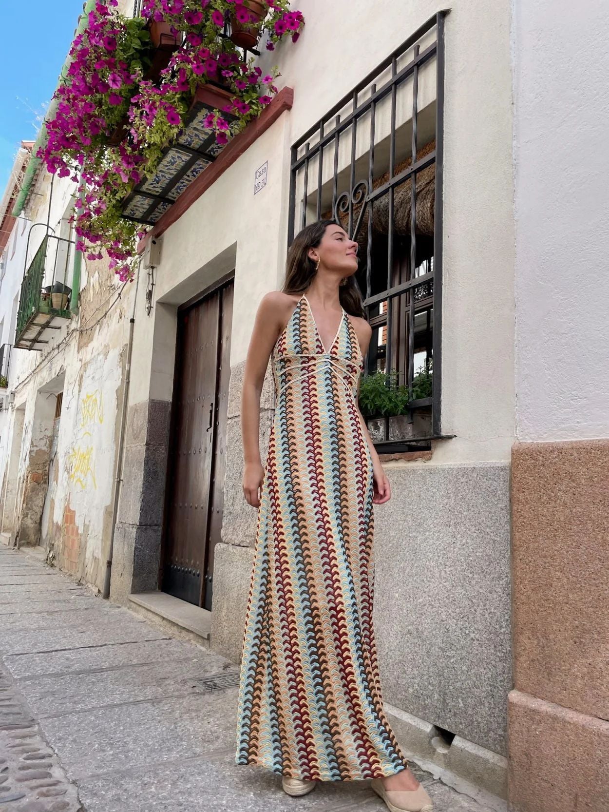 Well Tailored Dress with a Graceful Silhouette