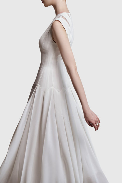 Classic Vintage Dress with a Flattering Fit