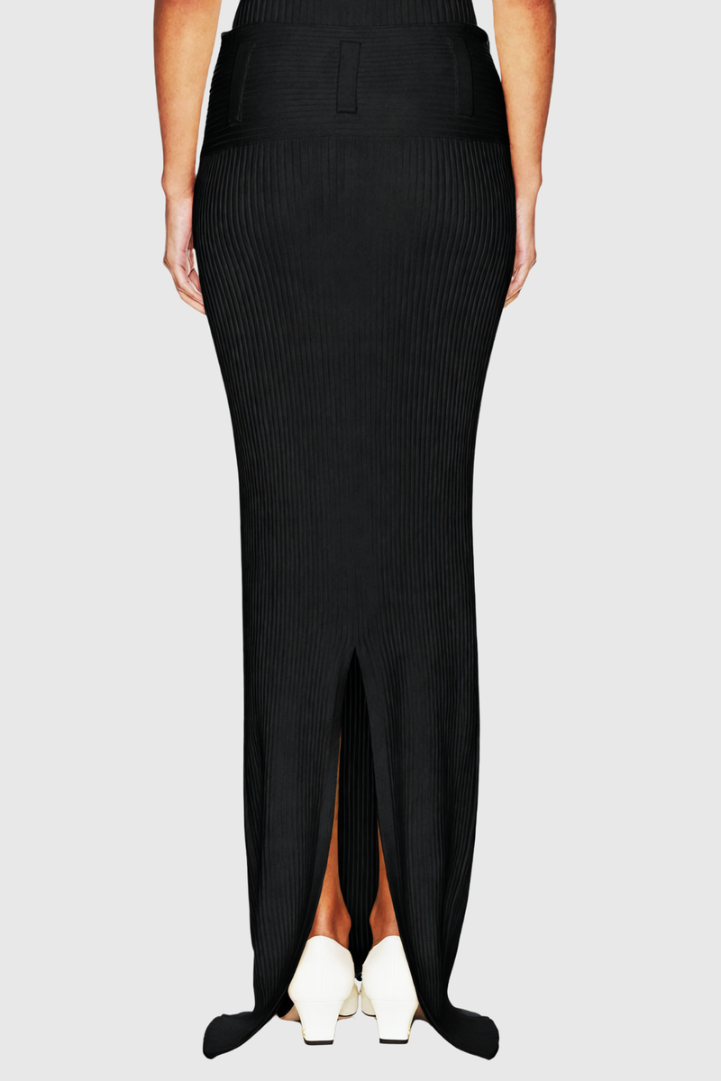 Beautifully Finished Garment in a Timeless Design